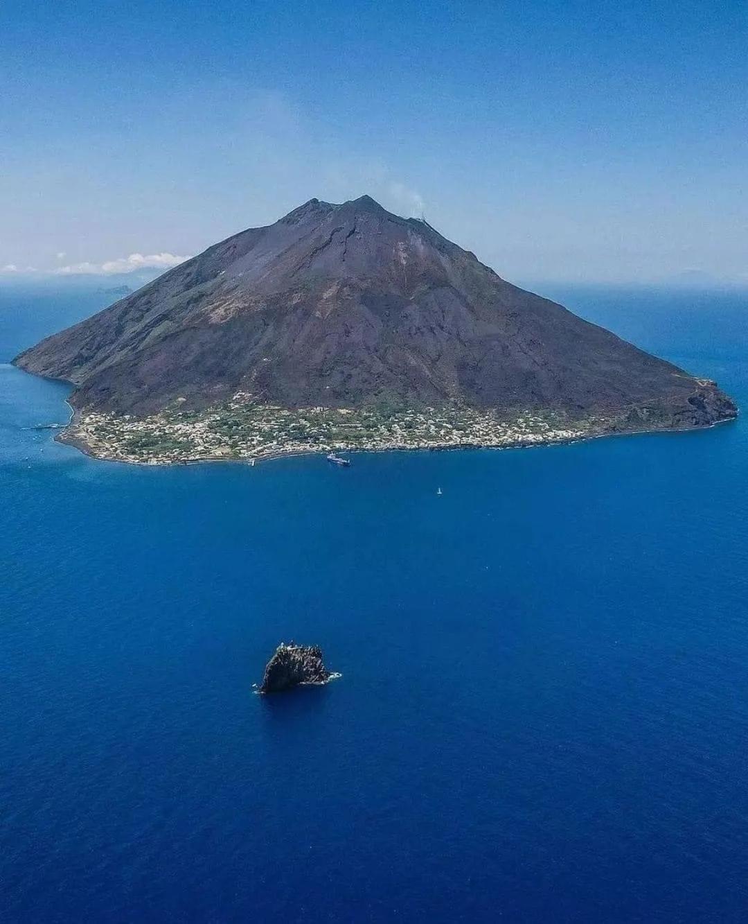 Apartamento La Mia Valigia A Estrómboli Exterior foto